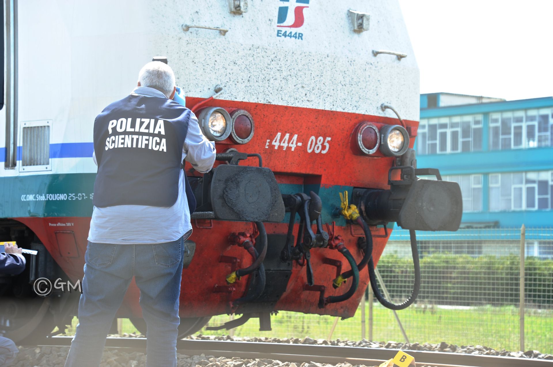 Tragedia Sui Binari Traffico Ferroviario Rallentato Tra Ancona E