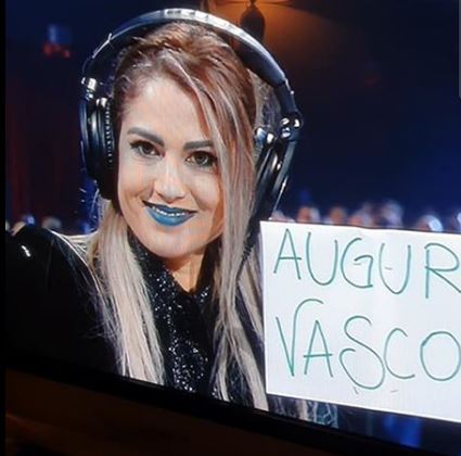 Auguri Vasco sul palco dell Ariston Beatrice Antolini omaggia il