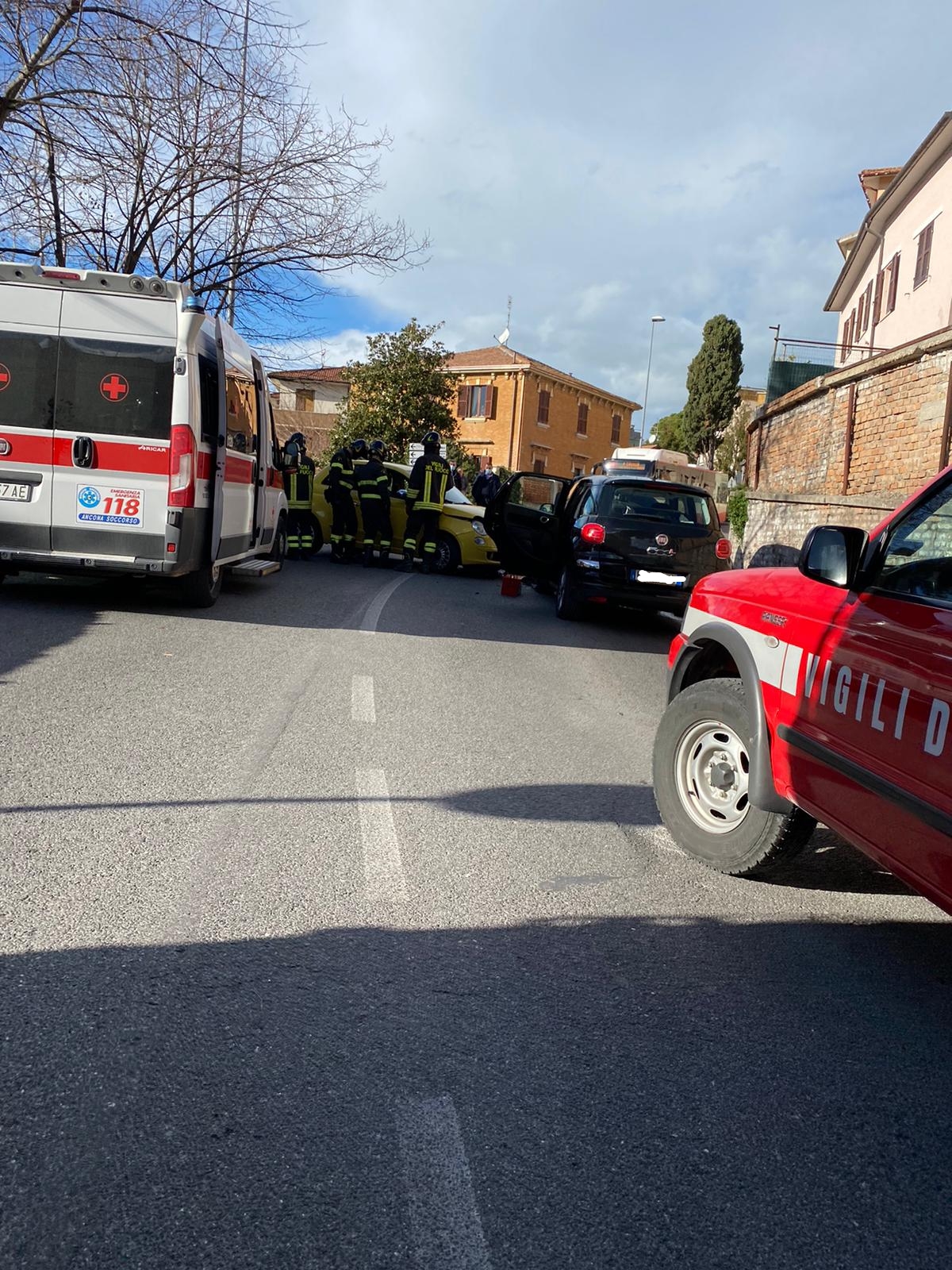 Incidente In Via Ascoli Piceno: Due Feriti E Traffico In Tilt ...