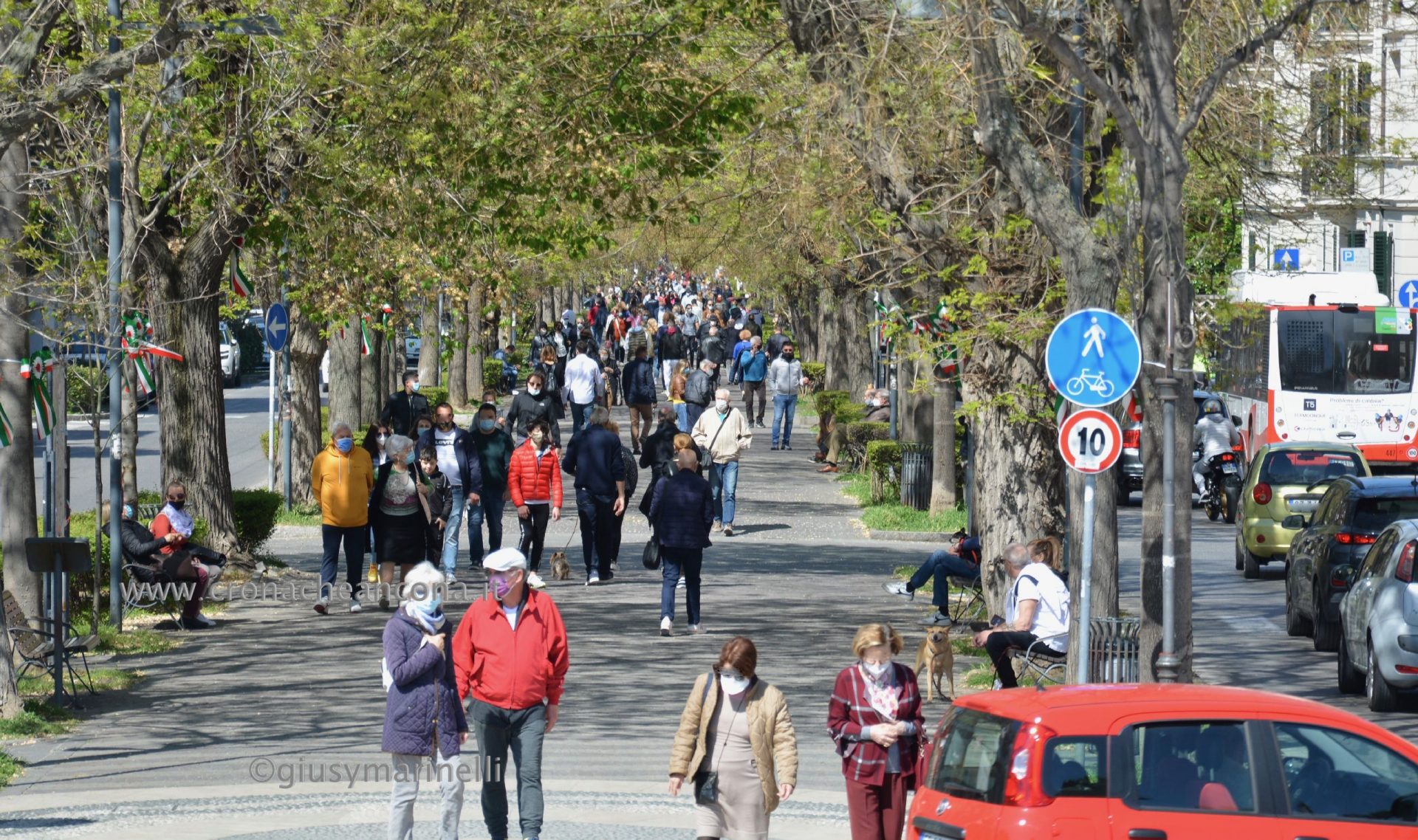 Prove da zona gialla: dehors pronti, strade affollate ...