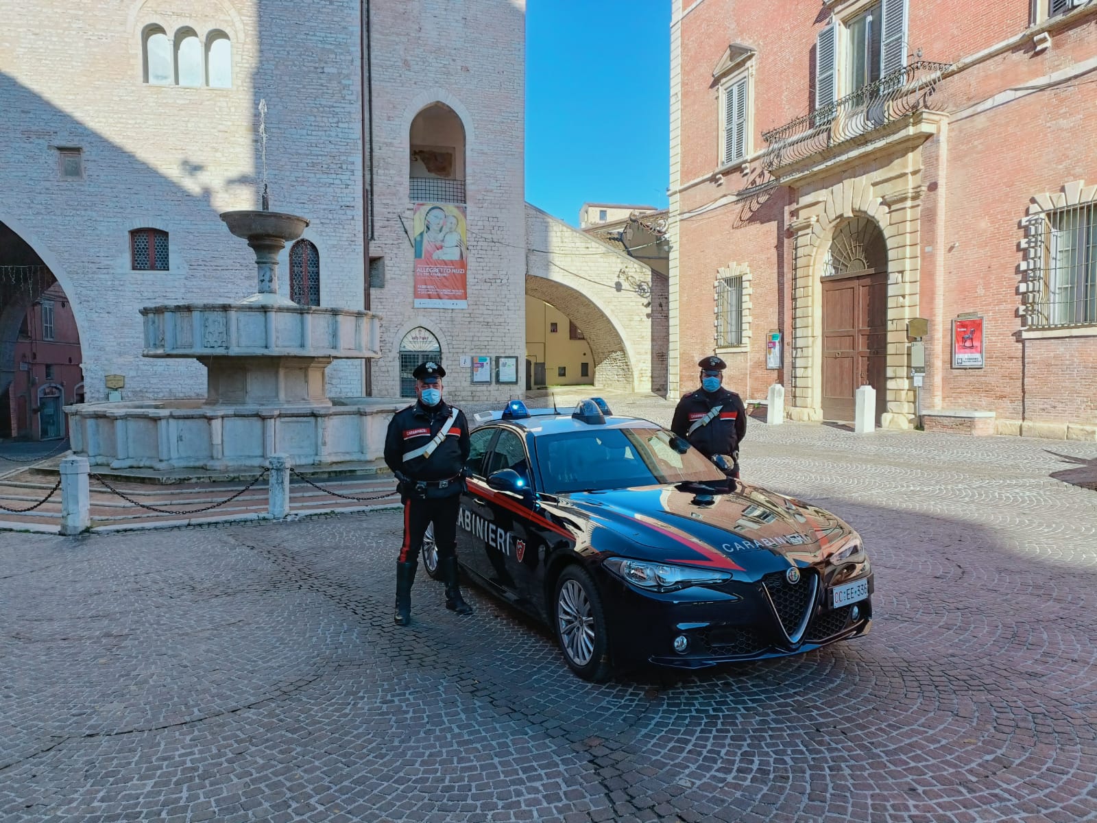 Detenzione E Spaccio Di Droga: Arrestata Una 25enne - Cronache Ancona ...