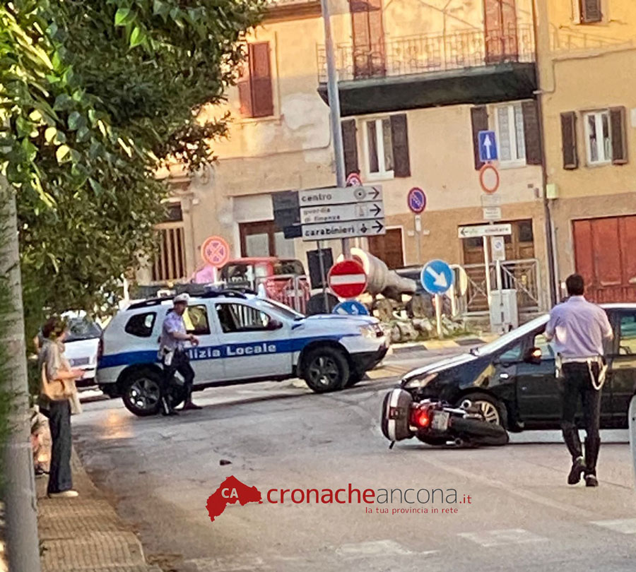 Scontro Tra Auto E Scooter: Un Ferito, Caos Traffico - Cronache Ancona ...